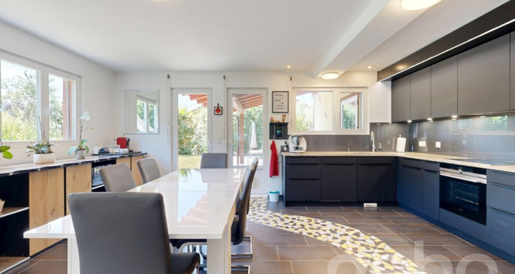 Splendide Villa de Standing avec Jardin, Jacuzzi et Étang Privatif image 4