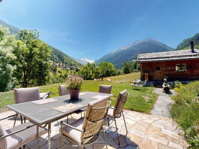 Chalet authentique + dépendance de charme image 8