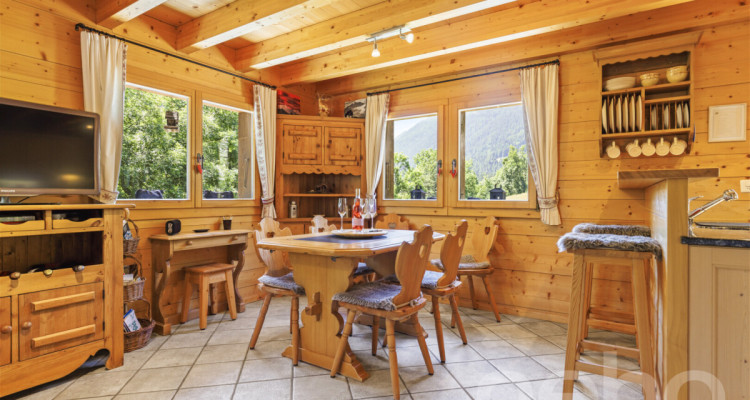 Chalet authentique en madriers anciens image 7