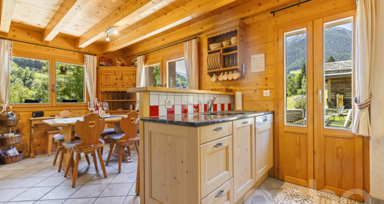 Chalet authentique en madriers anciens image 11