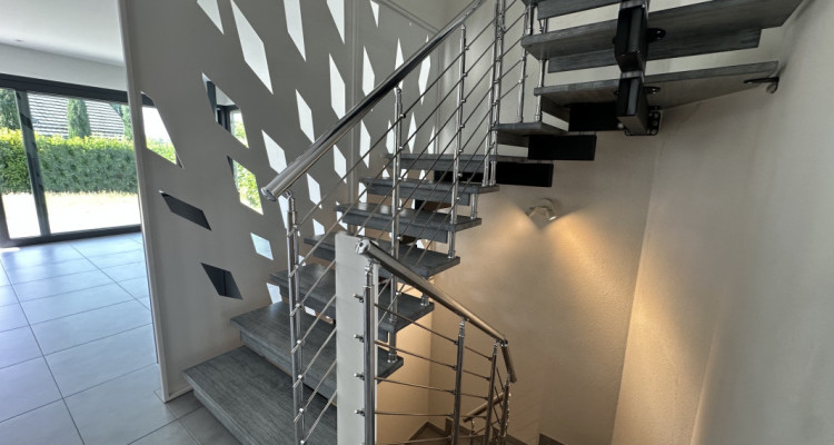 Belle villa récente, moderne et très fonctionnelle. image 8