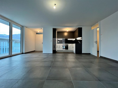 Spacieux attique 2,5p de 90m2 et grande terrasse de 29 m2 au centre de Fully image 2