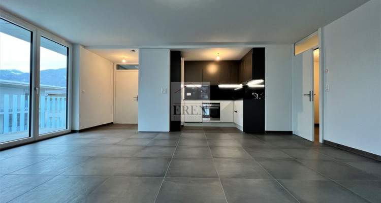 Spacieux attique 2,5p de 90m2 et grande terrasse de 29 m2 au centre de Fully image 2