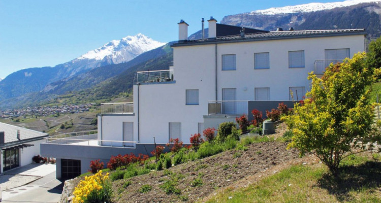 FOTI IMMO - Pour investisseur : 4,5 pièces avec terrasse et vue magnifique ! image 2