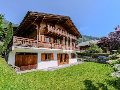 Magnifique chalet idéalement situé au coeur du village image 1