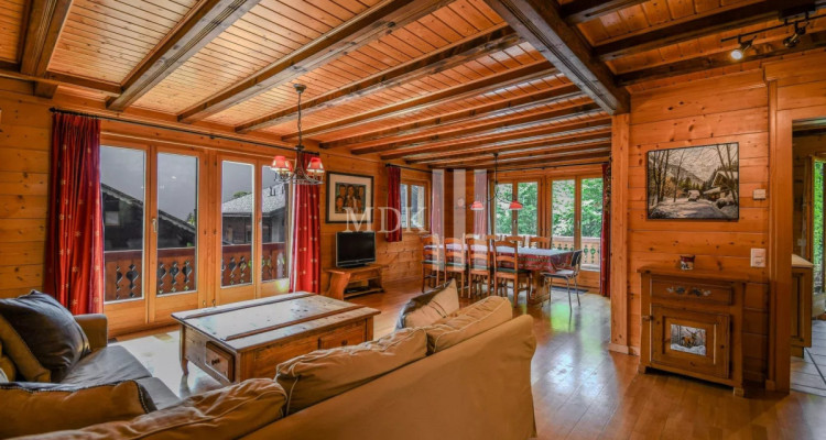 Magnifique chalet idéalement situé au coeur du village image 4
