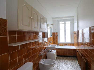 Immeuble de rendement avec 9 appartements, 1 atelier et 8 garages image 6