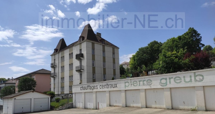 Immeuble de rendement avec 9 appartements, 1 atelier et 8 garages image 1