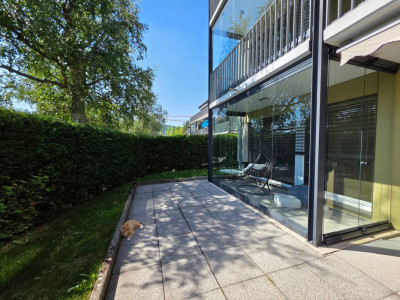 Bel appartement de 3,5 pièces, bénéficiant dun jardin privatif et dune place de parc intérieure image 2