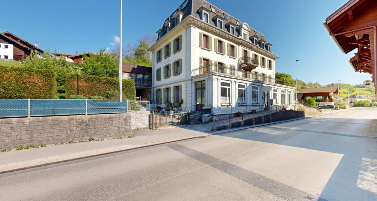 Hôtel de caractère avec fort potentiel de développement image 1