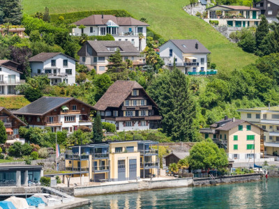 Einmalige Seeliegenschaft mit aussergewöhnlichem Entwicklungspotenzial image 1
