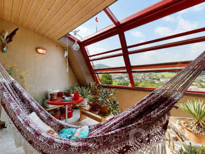 Wohnung mit offenem Raumkonzept, Wintergarten und besonderem Charakter image 4