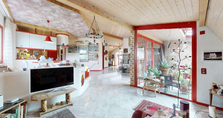 Wohnung mit offenem Raumkonzept, Wintergarten und besonderem Charakter image 5