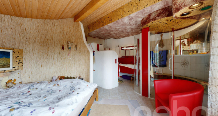 Wohnung mit offenem Raumkonzept, Wintergarten und besonderem Charakter image 8