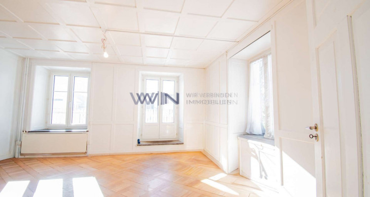 Rares und grosses Zweifamilienhaus - mit Gewerbe und Garagen image 5