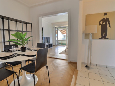 Appartement meublé 2.5 pièces avec balcon et vue imprenable  image 3
