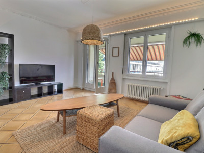 Appartement meublé 2.5 pièces avec balcon et vue imprenable  image 1