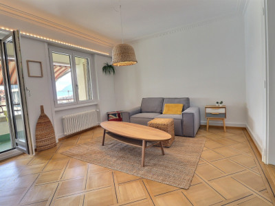 Appartement meublé 2.5 pièces avec balcon et vue imprenable  image 2