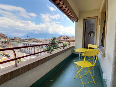 Appartement meublé 2.5 pièces avec balcon et vue imprenable  image 5