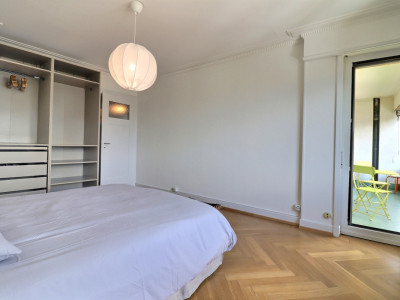 Appartement meublé 2.5 pièces avec balcon et vue imprenable  image 9