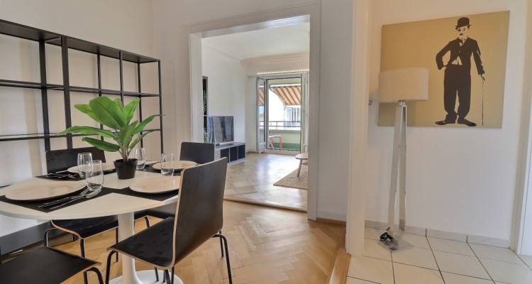 Appartement meublé 2.5 pièces avec balcon et vue imprenable  image 3