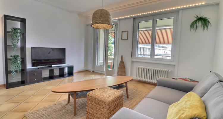 Appartement meublé 2.5 pièces avec balcon et vue imprenable  image 1