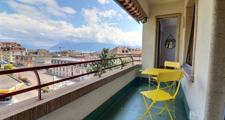 Appartement meublé 2.5 pièces avec balcon et vue imprenable  image 5