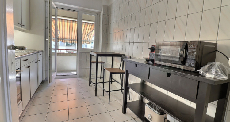 Appartement meublé 2.5 pièces avec balcon et vue imprenable  image 8