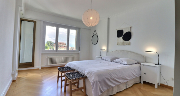 Appartement meublé 2.5 pièces avec balcon et vue imprenable  image 10