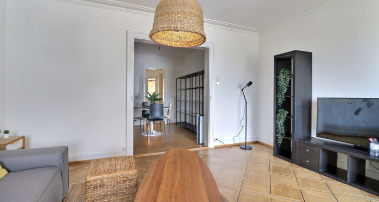 Appartement meublé 2.5 pièces avec balcon et vue imprenable  image 4