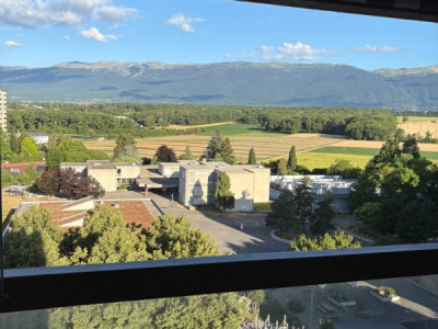 Superbe appartement traversant de 7 pièces avec vue sur le Jura image 2