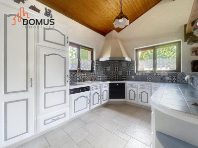 Villa individuelle avec piscine sur magnifique parcelle arborisée image 3