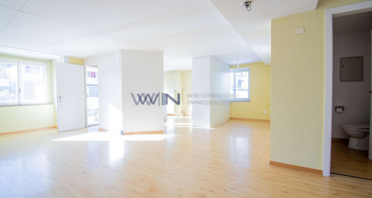 Grosszügiges 8.5-Zimmer-Haus mit Gewerberaum in Luchsingen image 5