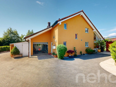Superbe maison familiale avec piscine et cuisine dété au calme image 1