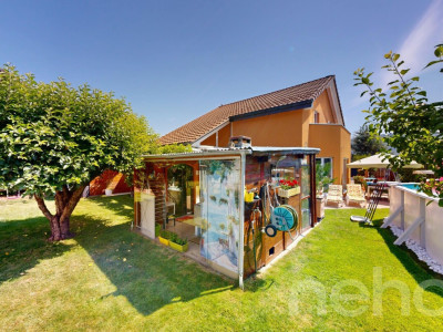 Superbe maison familiale avec piscine et cuisine dété au calme image 2