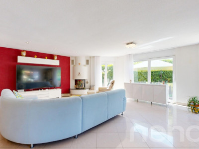 Superbe maison familiale avec piscine et cuisine dété au calme image 5