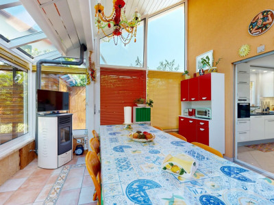 Superbe maison familiale avec piscine et cuisine dété au calme image 8