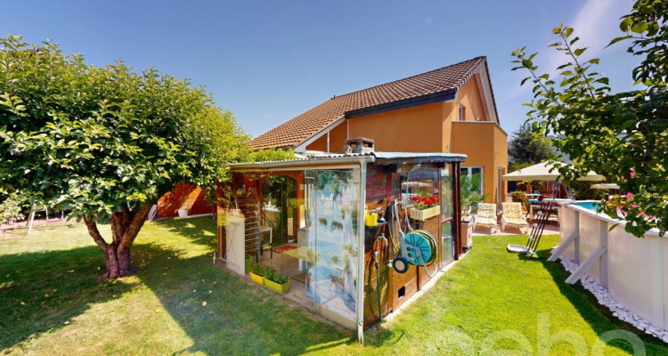 Superbe maison familiale avec piscine et cuisine dété au calme image 2