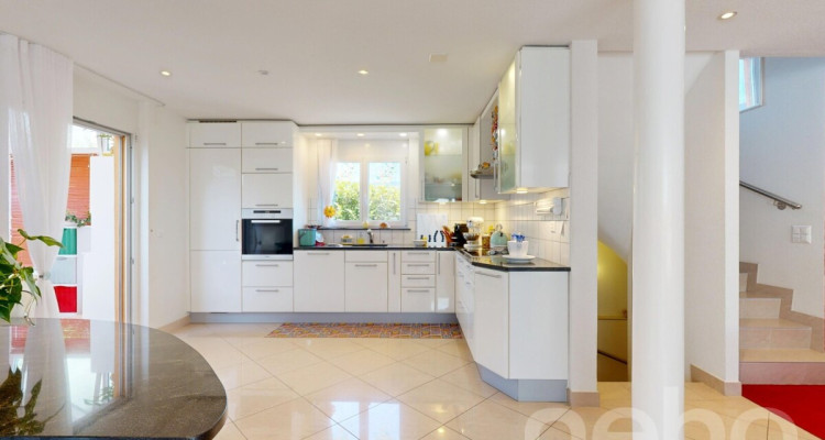 Superbe maison familiale avec piscine et cuisine dété au calme image 7