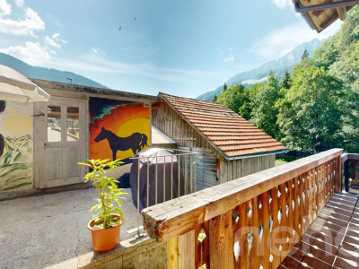 Un chalet plein de charme dans un écrin de verdure image 4