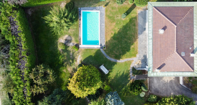 Grande villa individuelle avec piscine à Ecublens image 3