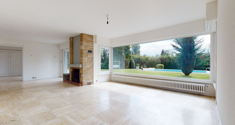 Grande villa individuelle avec piscine à Ecublens image 4