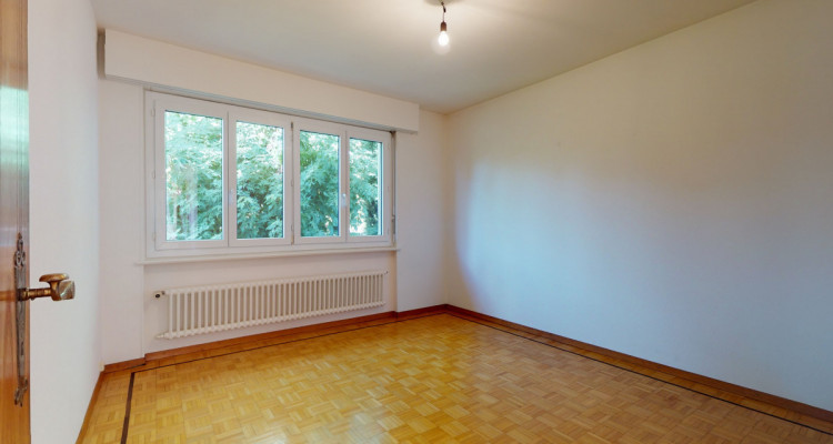 Grande villa individuelle avec piscine à Ecublens image 9