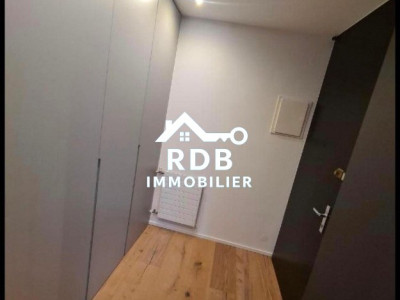 Appartement de 4,5 pièces au 1er étage situé à Genève 1208 image 4