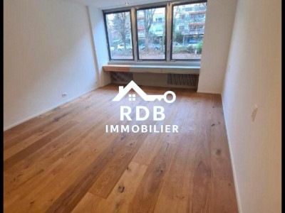 Appartement de 4,5 pièces au 1er étage situé à Genève 1208 image 3