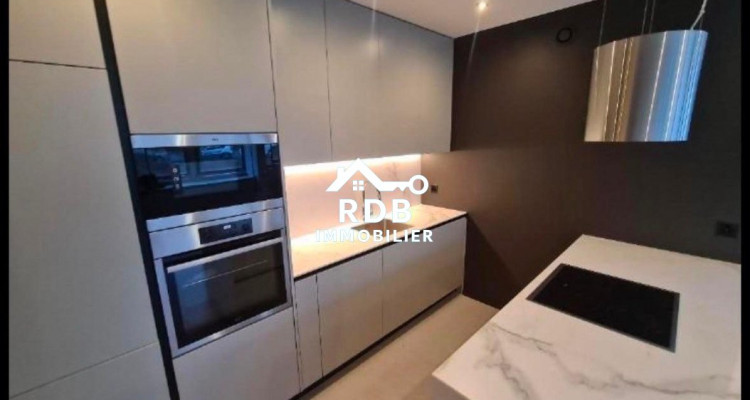 Appartement de 4,5 pièces au 1er étage situé à Genève 1208 image 1