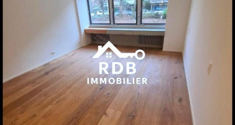 Appartement de 4,5 pièces au 1er étage situé à Genève 1208 image 3