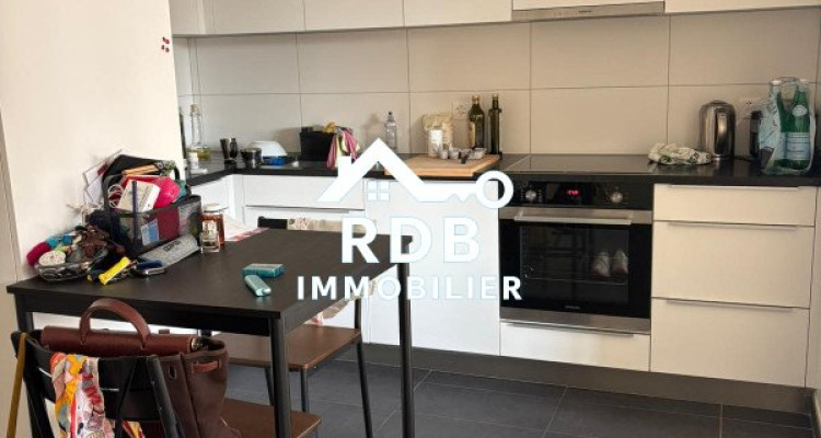 Appartement de 4 pièces au 2ème étage situé à Genève 1202 image 4