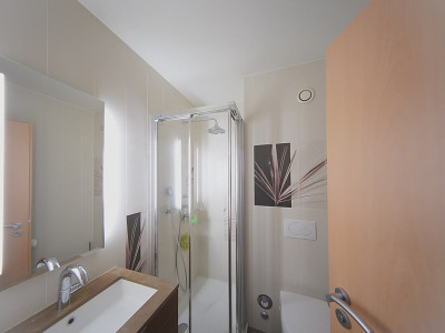 RESERVE Très bel appartement 5p image 9
