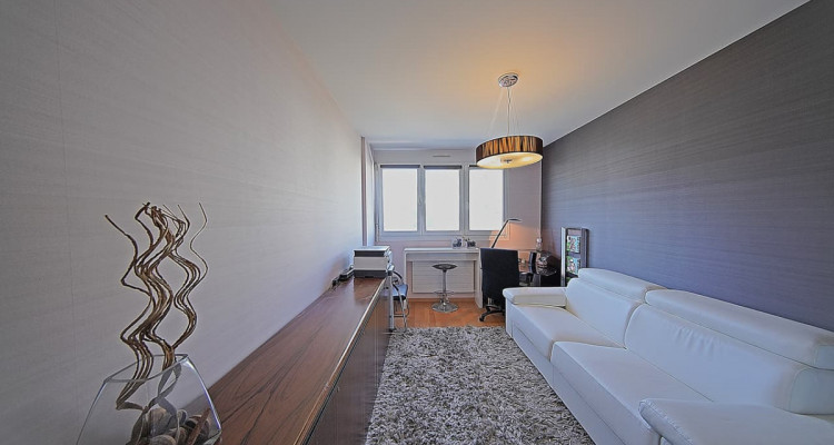 RESERVE Très bel appartement 5p image 12